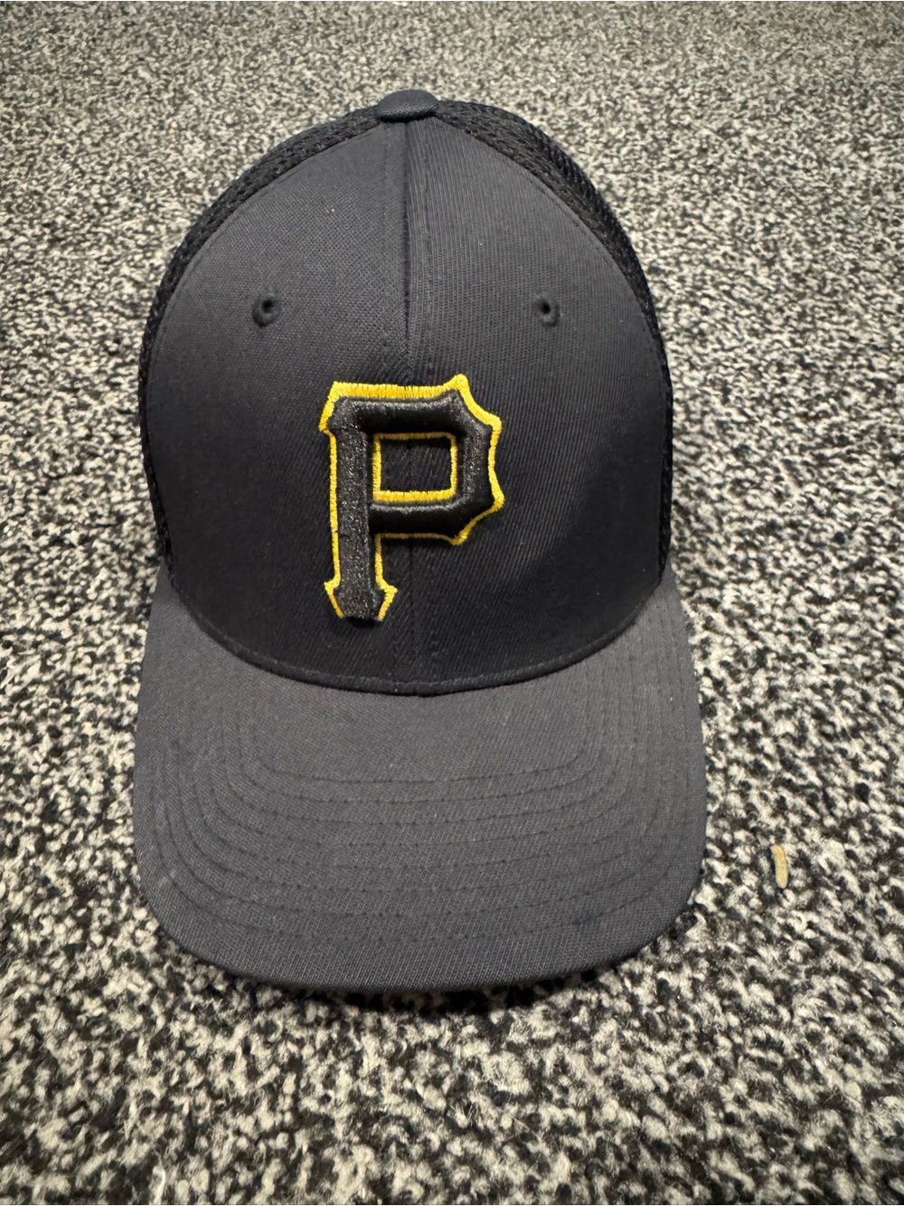Black and Yellow 'P' Logo Trucker Cap - Men's Hat Pittsburgh Pirates MLB